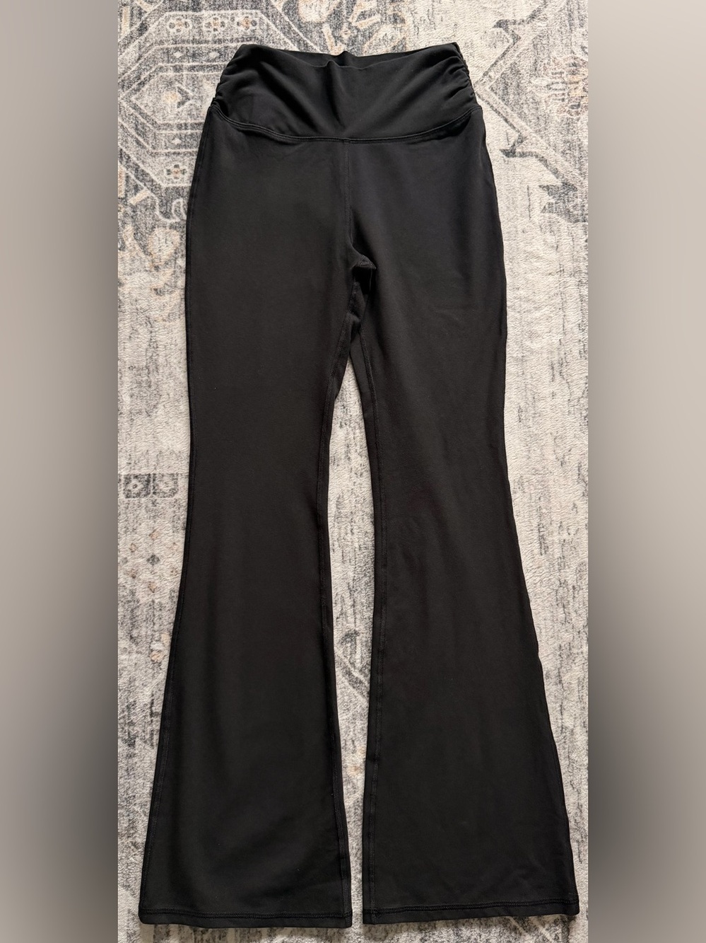 Old Navy Girl’s Black Ruched Hip High-Rise Flare Go-Dry Legging Size XXL (18)